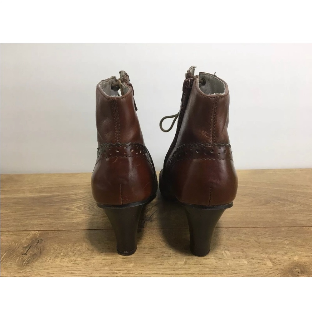 Hush Puppies Wingtip Ankle Boot Heels Size 7M -Y15 - Picture 3 of 8